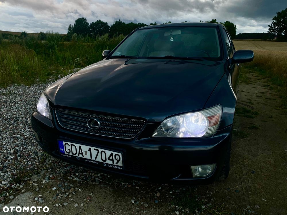 Lexus IS - 14