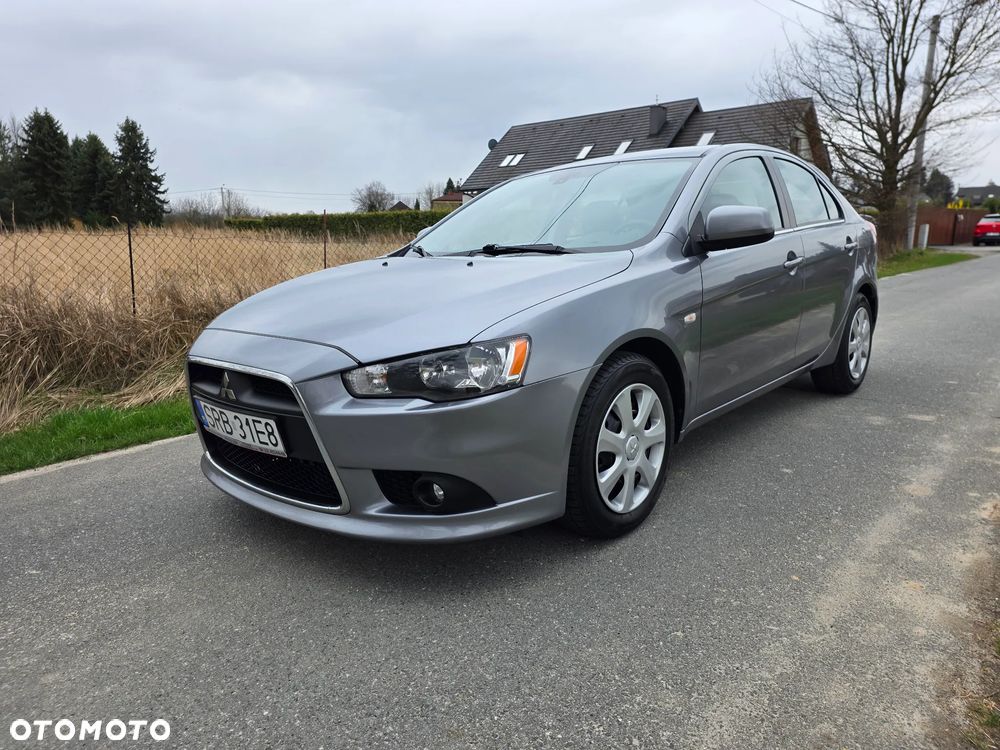 Mitsubishi Lancer 1.6 Inform - 1