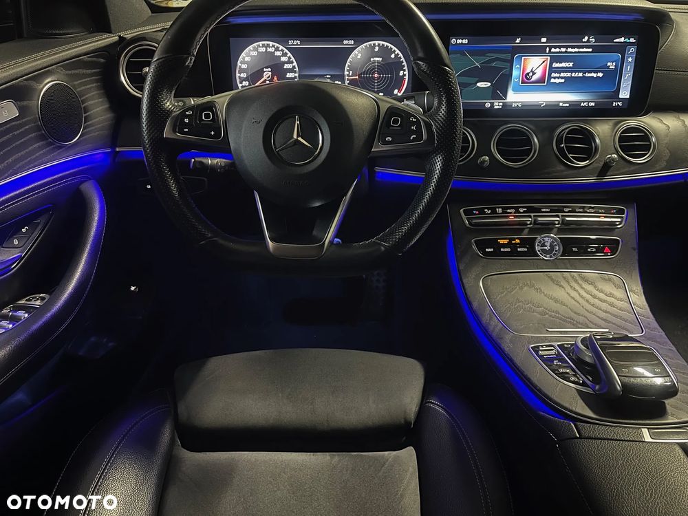 Mercedes-Benz Klasa E 220 d 4-Matic 9G-TRONIC - 15