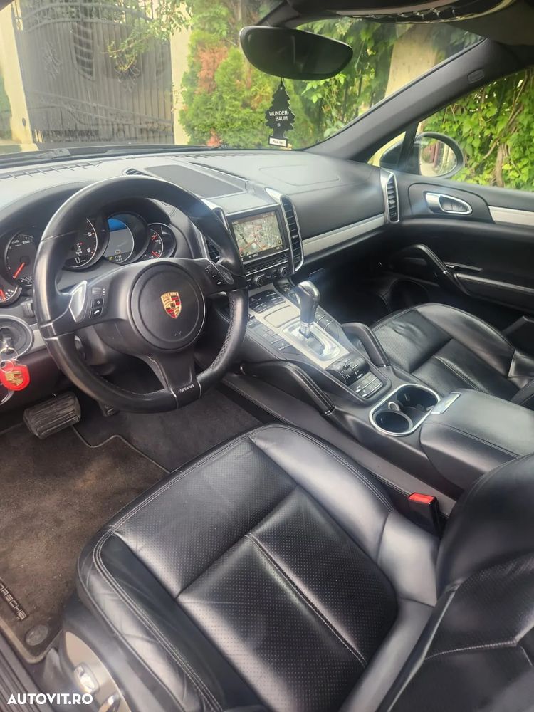 Porsche Cayenne - 12