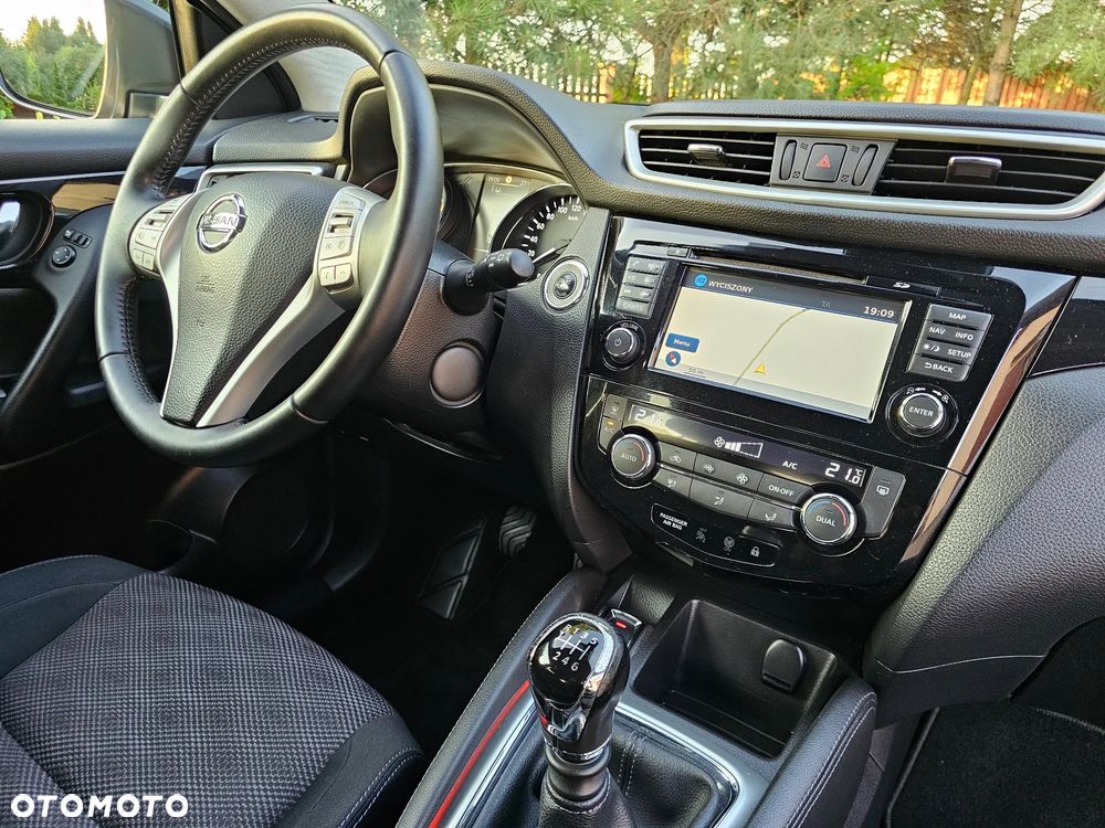 Nissan Qashqai 1.6 DIG-T Tekna+ - 27