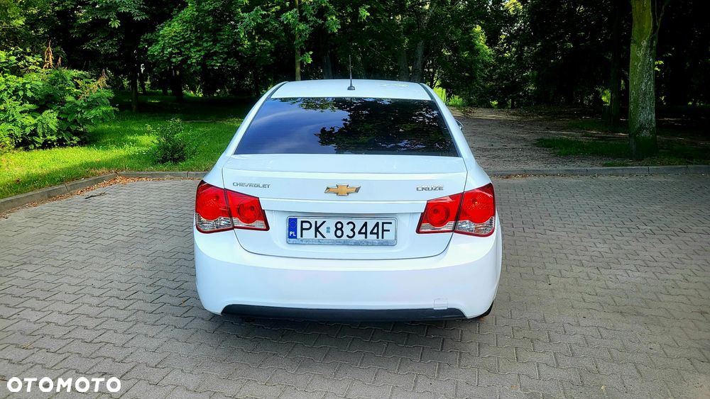 Chevrolet Cruze 1.6 LS - 3