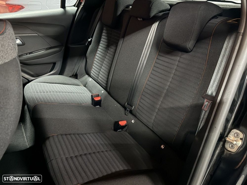 Peugeot 208 PureTech 100 EAT8 Active - 7