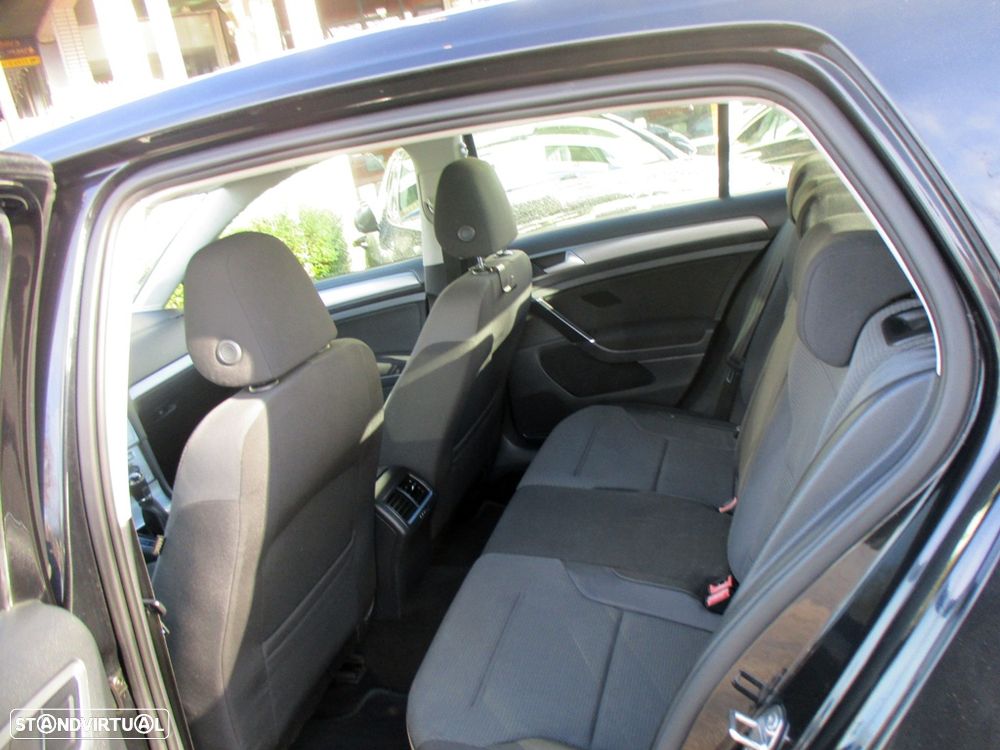 VW Golf 1.6 TDi BlueMotion Confortline - 30