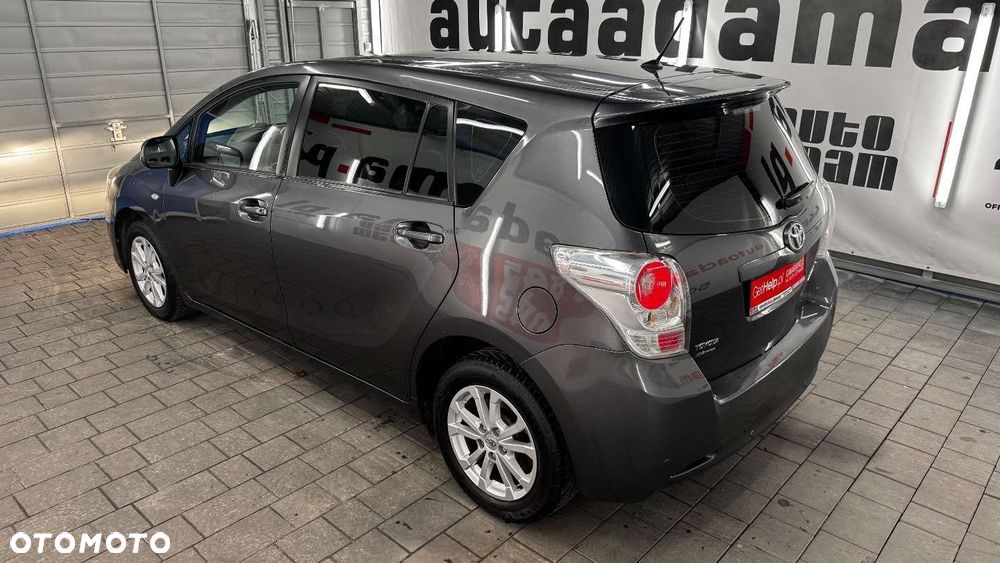 Toyota Verso - 5
