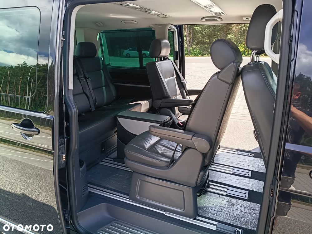 Volkswagen Multivan - 11