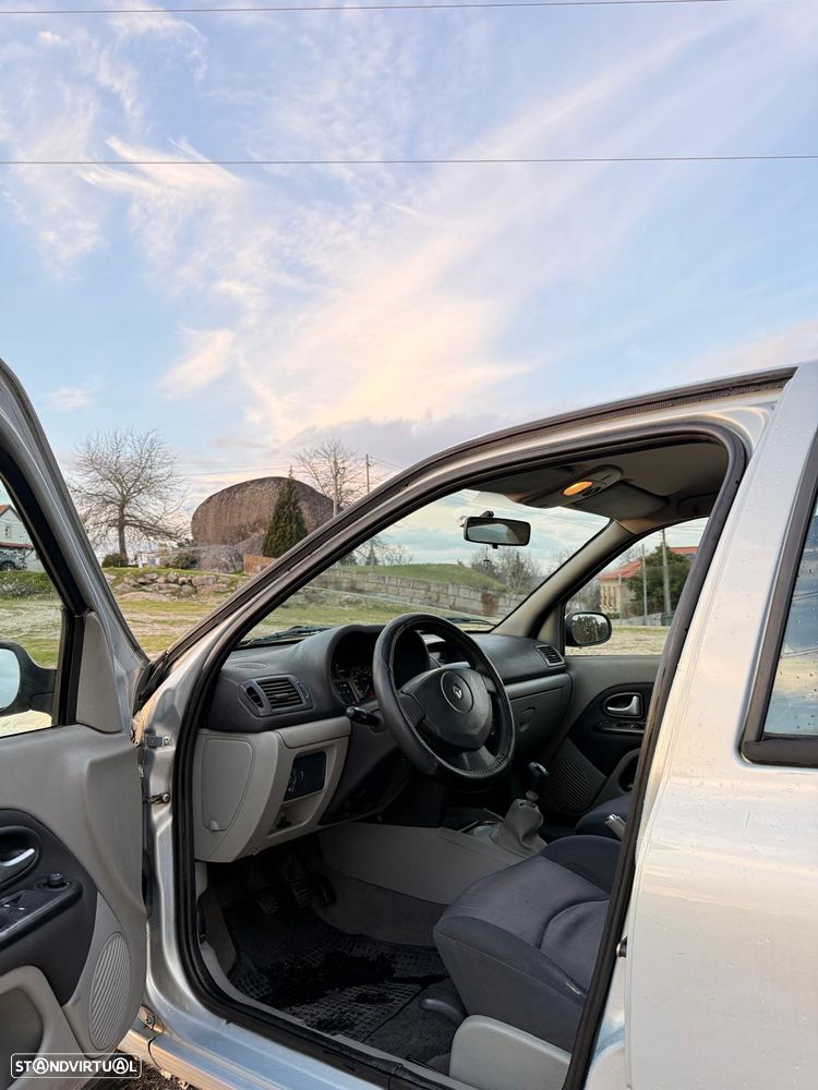 Renault Clio 1.4 16V Privilège - 5