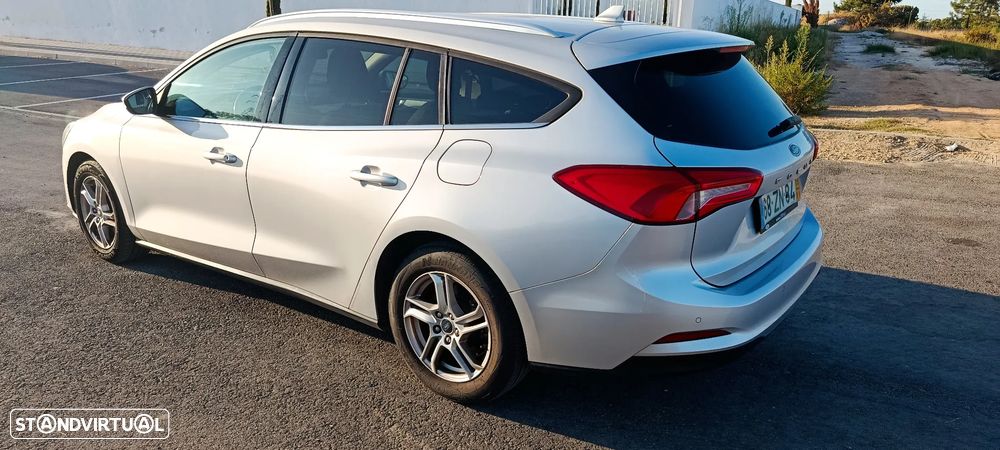 Ford Focus SW 1.5 TDCi EcoBlue Business - 4