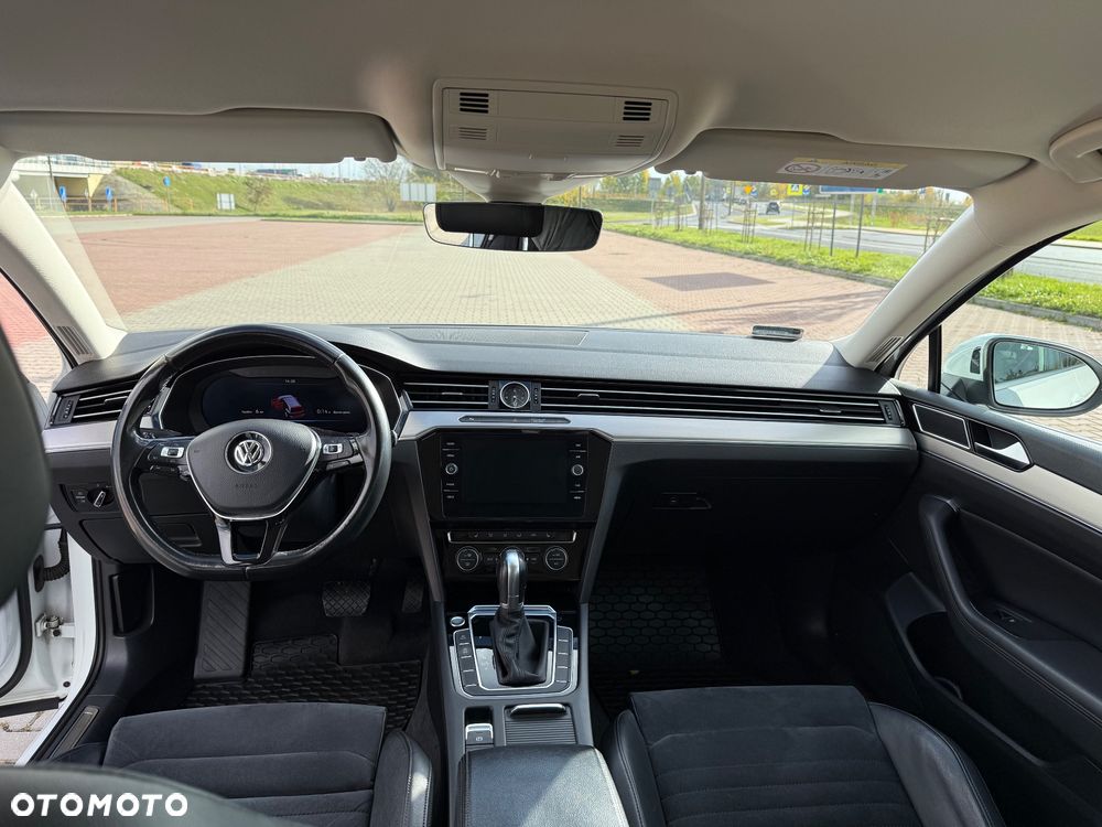 Volkswagen Passat - 20