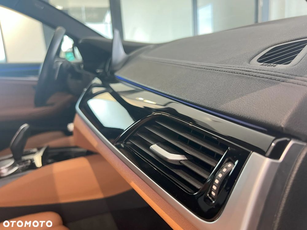 BMW Seria 5 520d xDrive Luxury Line - 13