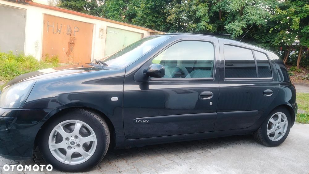 Renault Clio - 23
