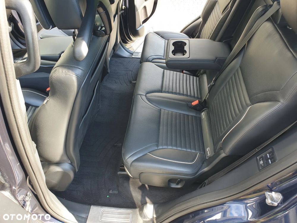 Land Rover Discovery 3.0 TD6 HSE Luxury - 23