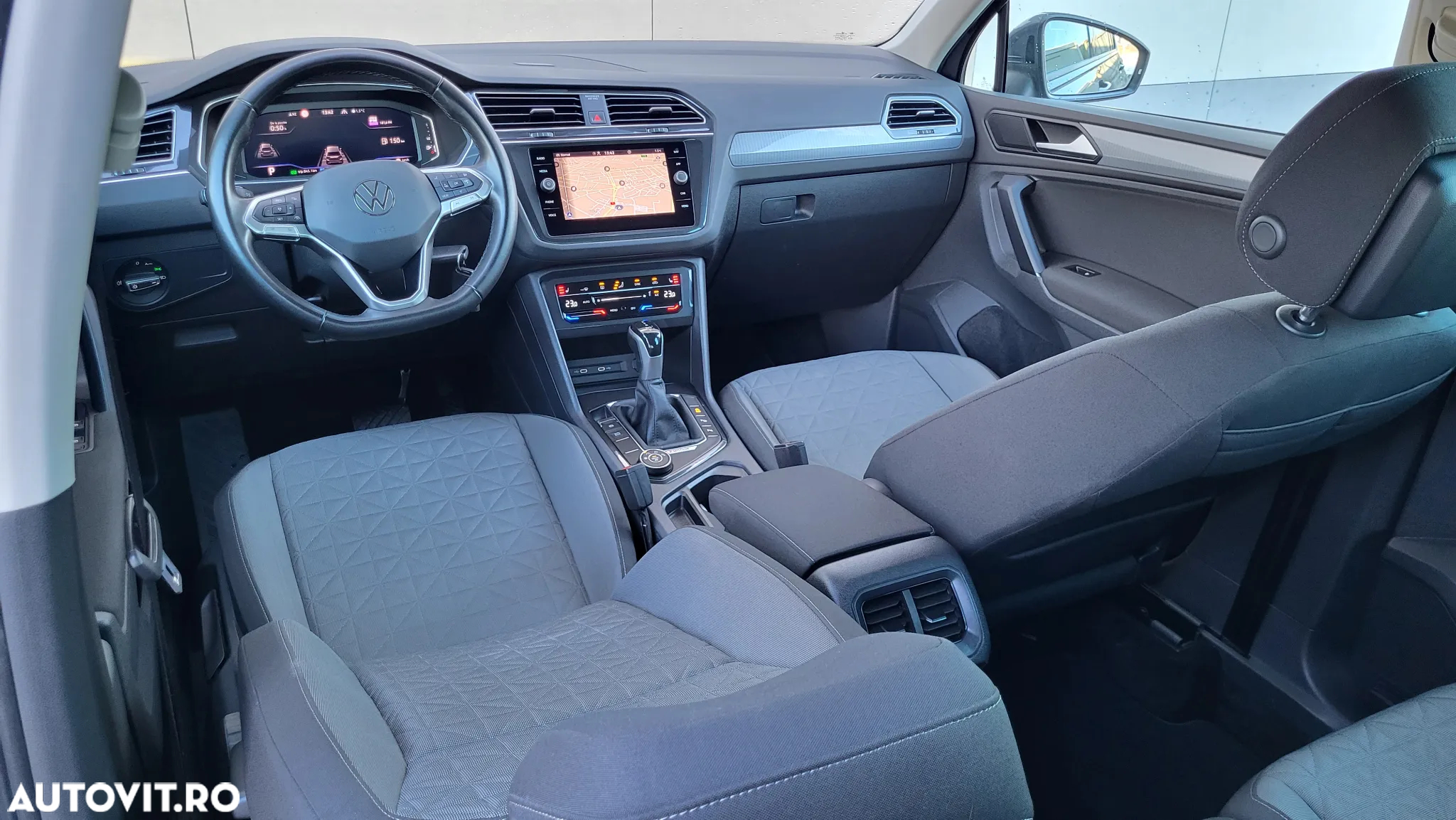 Volkswagen Tiguan 2.0 TDI SCR DSG 4Motion Life - 9