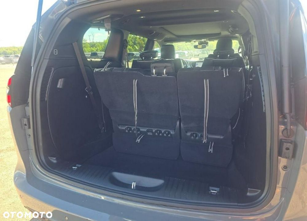 Chrysler Pacifica - 12