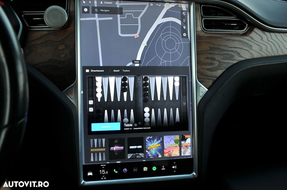 Tesla Model X - 23