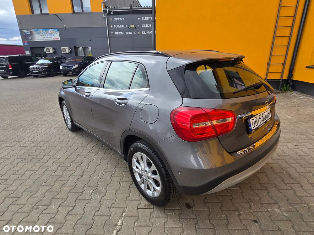 Mercedes-Benz GLA - 5