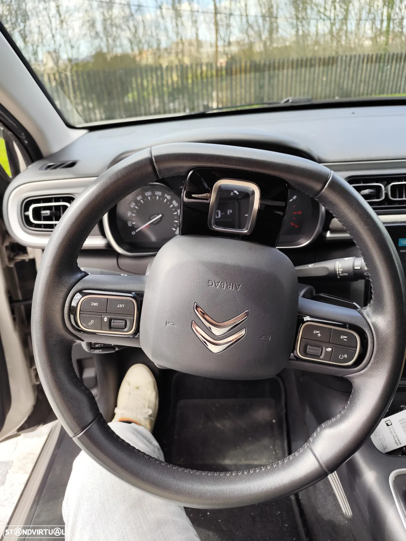 Citroën C3 1.2 PureTech Shine EAT6 - 5