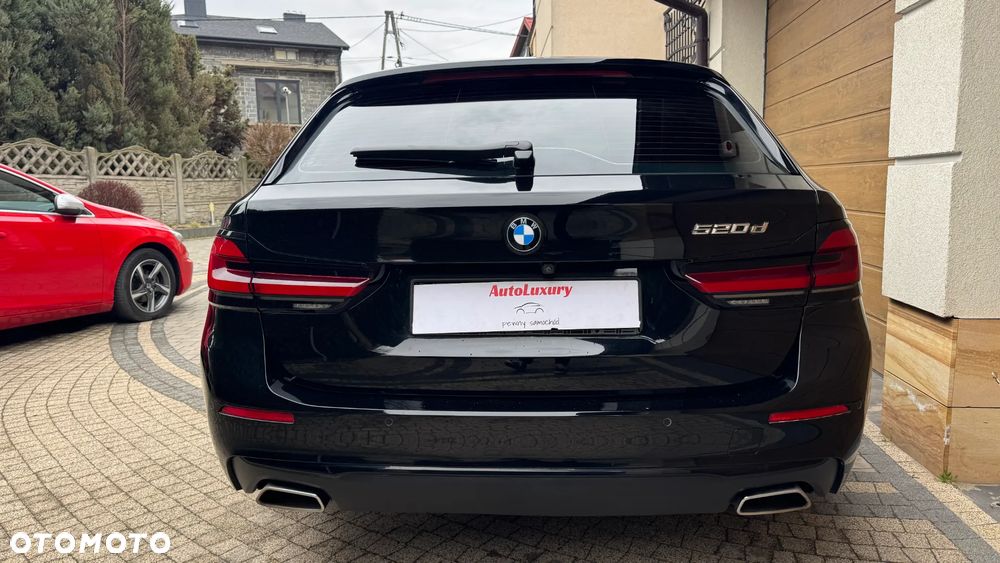 BMW Seria 5 520d Sport Line - 9