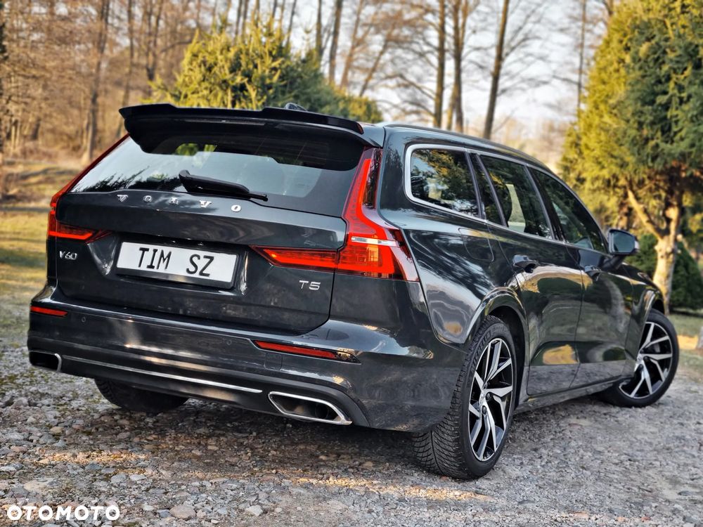 Volvo V60 T5 Geartronic Momentum - 1