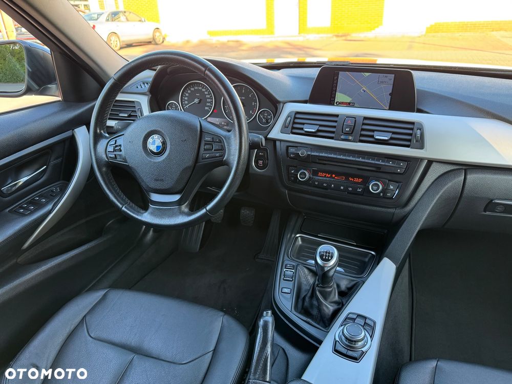 BMW Seria 3 318d Blue Performance - 19