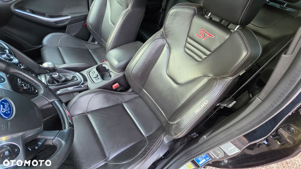 Ford Focus 2.0 EcoBoost ST mit Leder-Exclusiv-Paket - 27