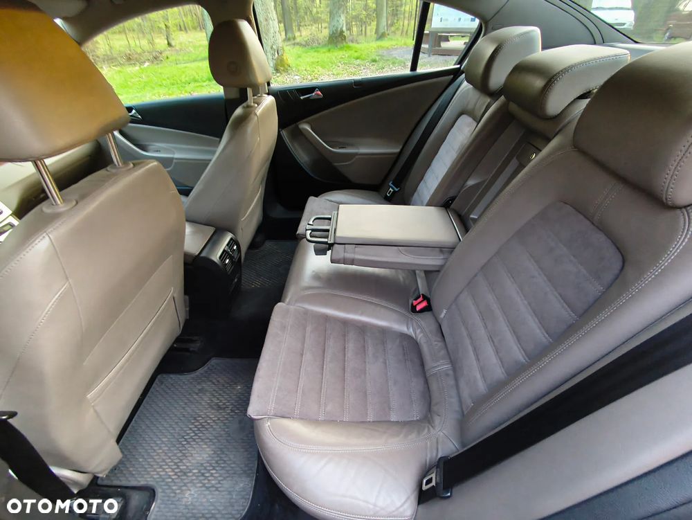 Volkswagen Passat 2.0 TDI Comfortline DSG - 10