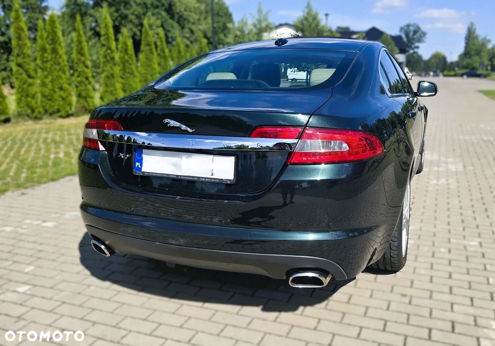 Jaguar XF 2.7 V6 D Premium Luxury - 12