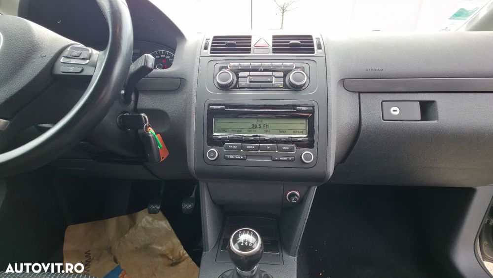 Volkswagen Touran 1.6 TDI DPF Highline - 18