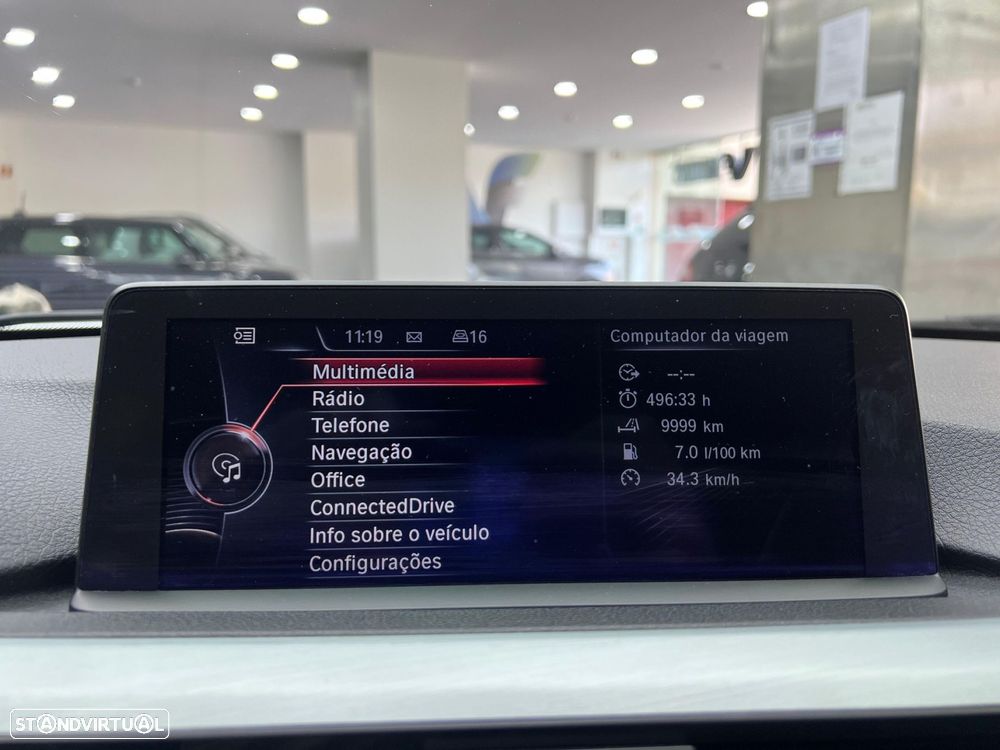BMW 320 d Touring Pack M - 31