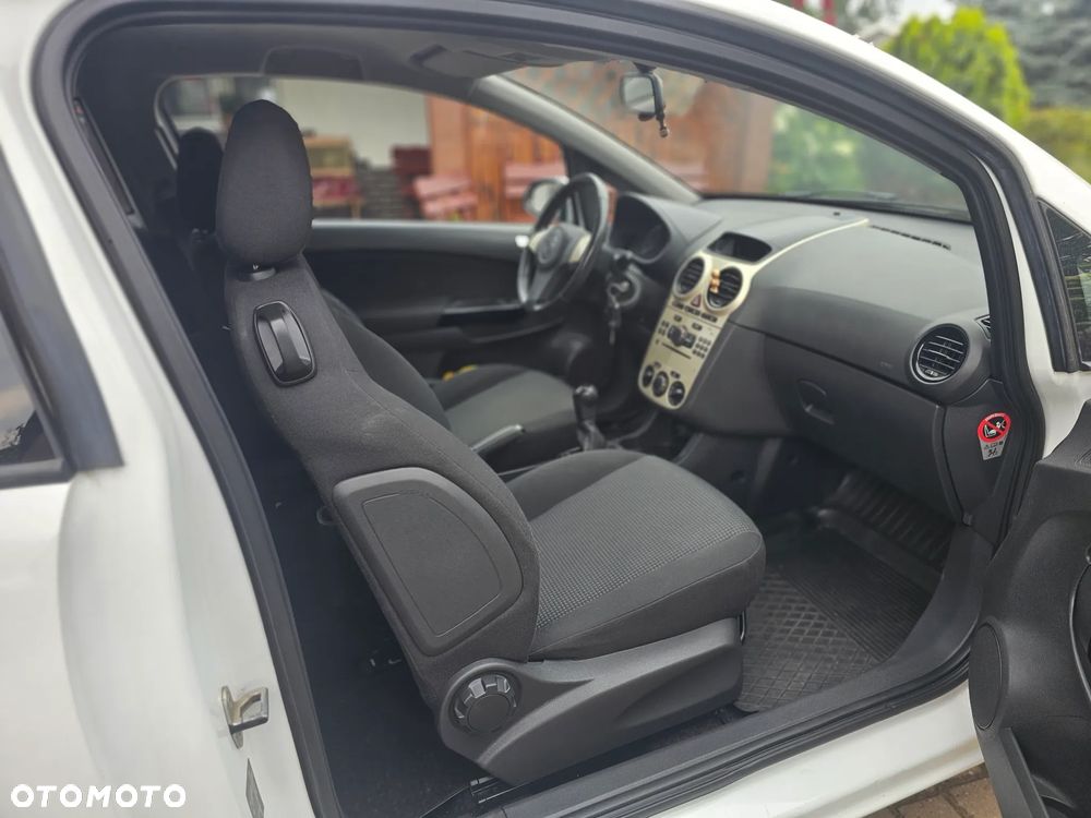 Opel Corsa 1.2 16V Edition - 9