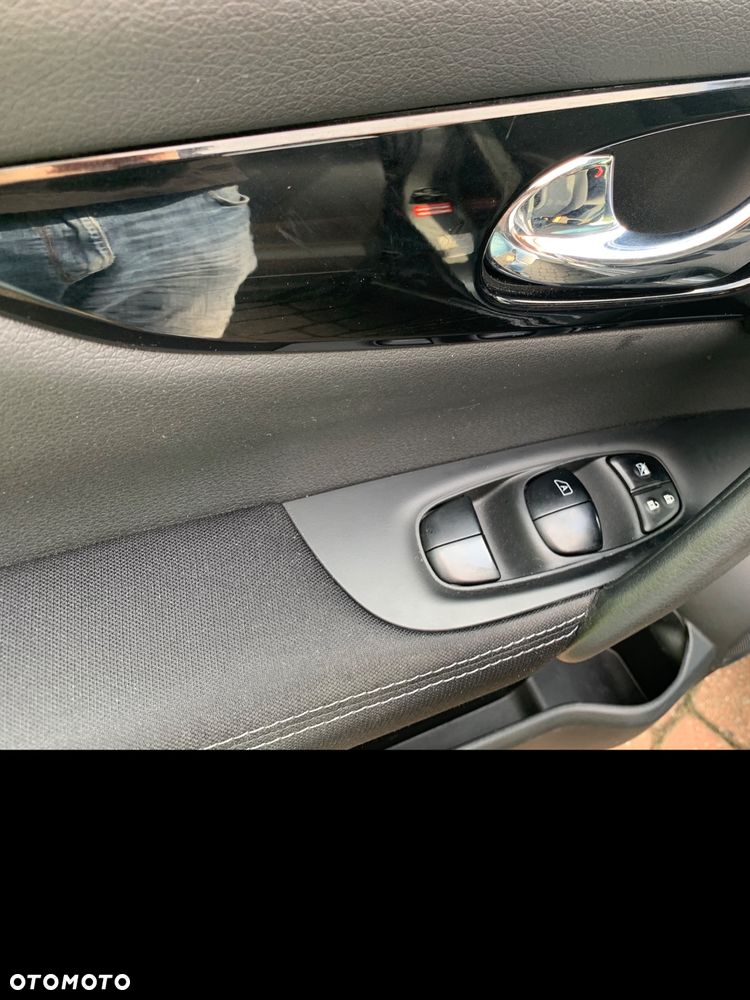 Nissan Qashqai 1.6 DCi 4x4 N-Connecta - 19