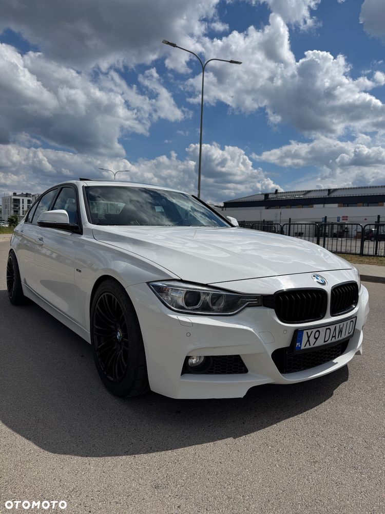 BMW Seria 3 320d DPF Edition Sport - 12
