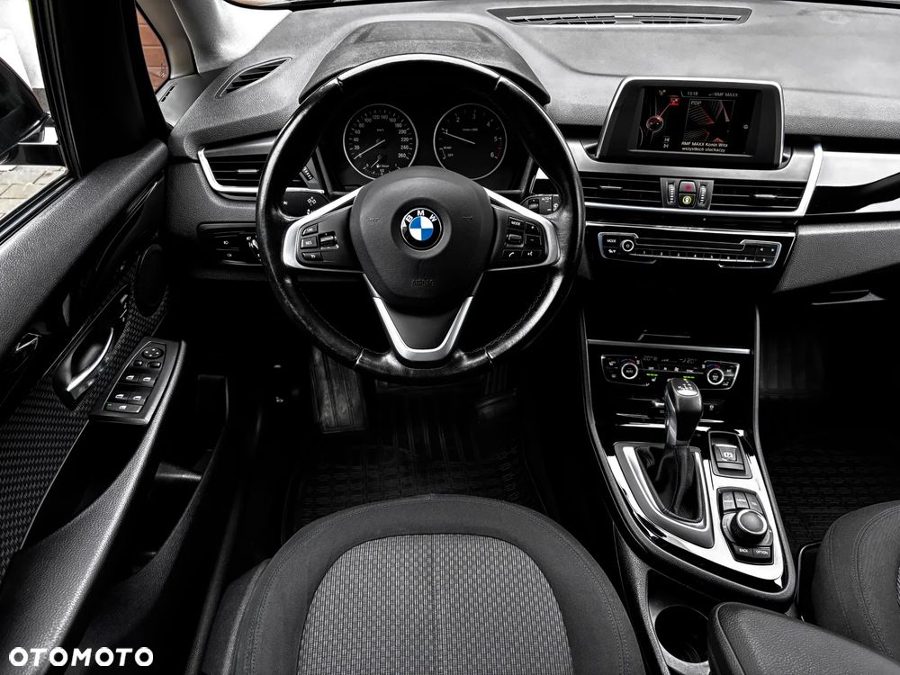 BMW Seria 2 218d Advantage - 11