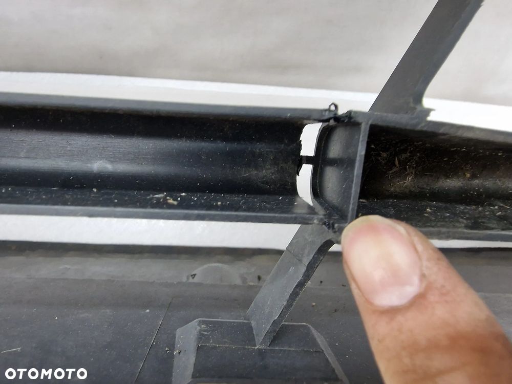 BMW F20 / F21 / F30 / F31 11- KIEROWNICA / WLOT POWIETRZA , NR 51747255414 , NR AUKCJI KP81 - 9