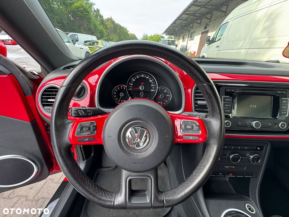 Volkswagen New Beetle - 11