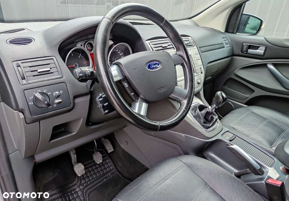 Ford Kuga 2.0 TDCi 4x4 Titanium - 20