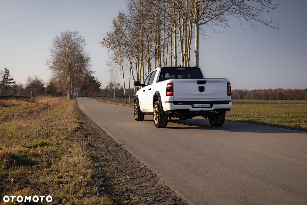 RAM 1500 Crew Cab Shortbed Bighorn - 40
