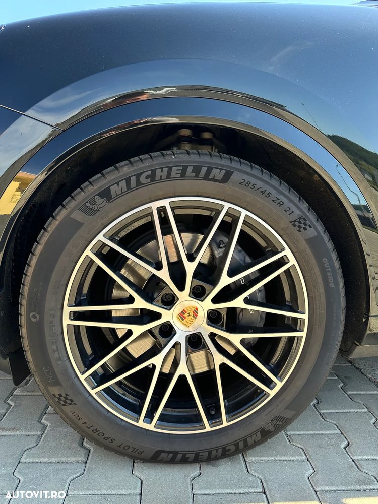 Porsche Cayenne E-Hybrid - 10