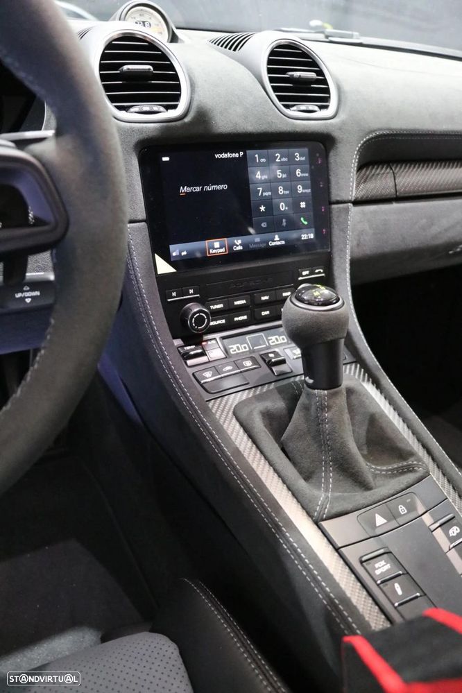 Porsche 718 Cayman - 15