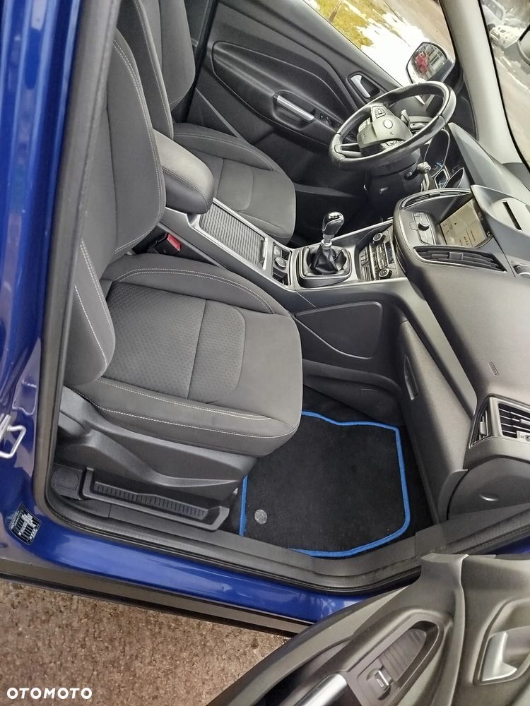 Ford Kuga - 13