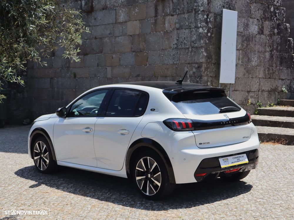 Peugeot e-208 GT - 2