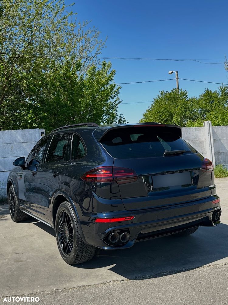Porsche Cayenne - 2