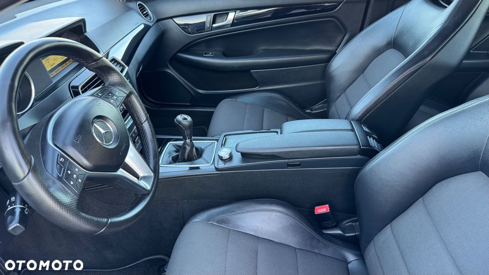 Mercedes-Benz Klasa C 180 BlueEFFICIENCY - 19