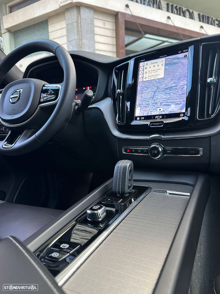 Volvo XC 60 2.0 T6 PHEV R-Design AWD - 14