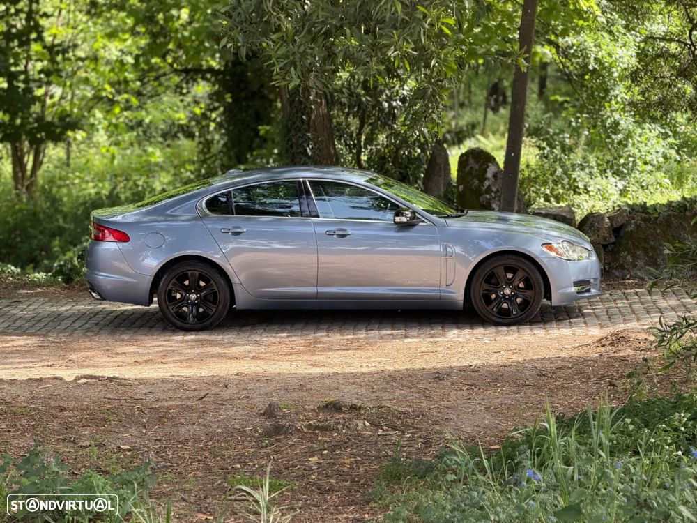 Jaguar XF 2.7 D V6 Premium Luxury - 41