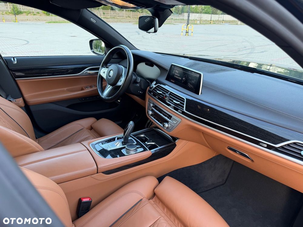 BMW Seria 7 730d xDrive sport - 26
