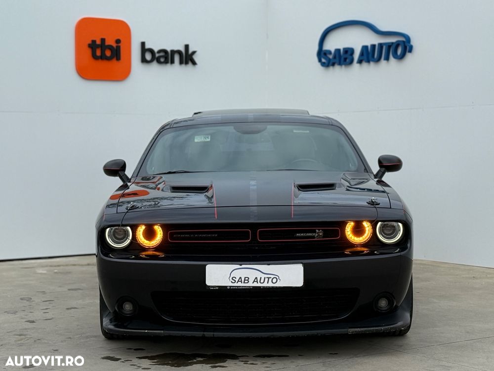 Dodge Challenger - 2