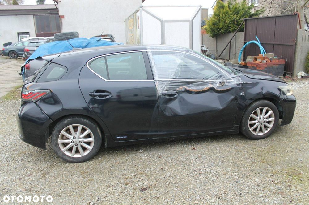 Lexus CT - 4