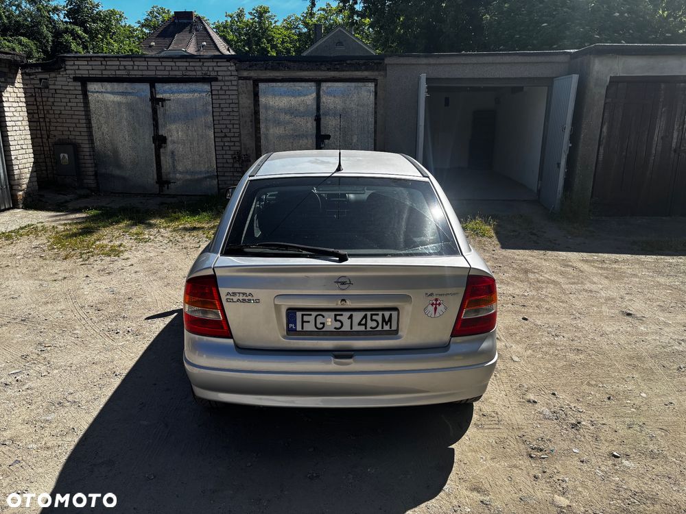 Opel Astra 1.4 - 4
