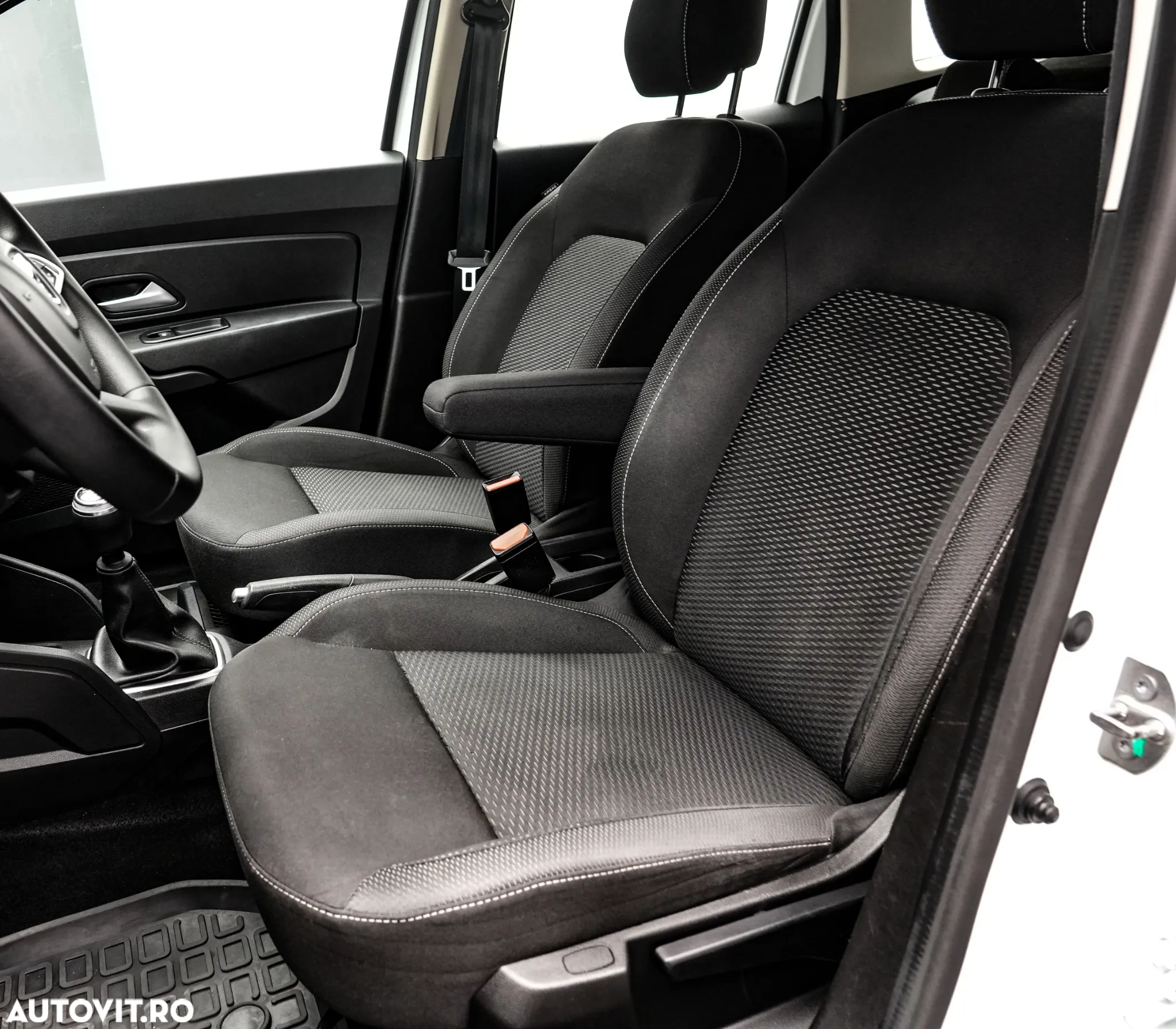 Dacia Duster 1.5 Blue dCi 4WD Essential - 14